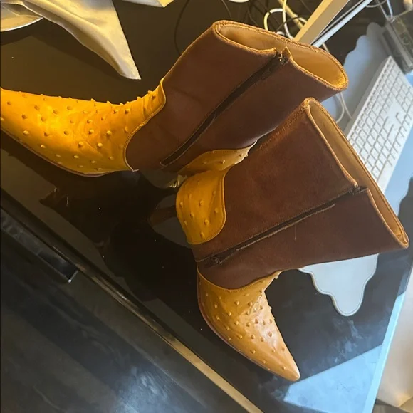 This pair of nice ostrich boots very sharp brand new - Picture 6 of 7